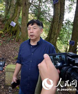 ��ý�������~����һ���ǳ��õ����B��������W�~��11��21��� ��ȫ���W�jý�w�˴����~�Ŀh�С����L�F11��20���~�Ŀh���L���L���W�j��V����ý��������ʾ���~����һ���ǳ��õ����B�������кܶ�δ�_�l�Č�����ϣ���ڌ����^�m���o�����B��ͨ�^���W���߳��Ї��������������~���@�K���غܶ�ط���δ�_�l���F���s�ϻ��W�r������ϣ��ͨ�^���W׌ȫ���綼֪���~�����Ҹ�ϣ���~���ڌ����Ľ��O��������ԭ�е����B�h�������Խ�����������Խ���������������ý�������f�����L���B�f��Ŀǰÿ�������ʡ�����^���^���˔��_��5000�˴��������ܶ��˶��ǁ텢�^�ϲ����h��Ĺ���Űl��ɹ�չ�������L���؄e���{�����@��^�������M������Ҫ֧���κ��M�����~�����С���Ȼ���ɡ�֮�Q��ɭ�ָ��w���_87.4%���ӽ���ʡ֮�����@����д�Ӗ|ȥ���ۜ�֮��������С����ˮ����@�L������ɽ�Gˮ����ϼ�t�r���L��������Ļ�������������������~�������B�������Ŀh֮���ס����~�Ŀh�����o�o���@�˴��д������B�������˴��Ӱ塱��Ҫ�����J�����ñ��o���B�h�����lչ���B�a�I���������BƷ����ƪ������׌�~�Ľ������O�c���B�������C��������Ԕ����