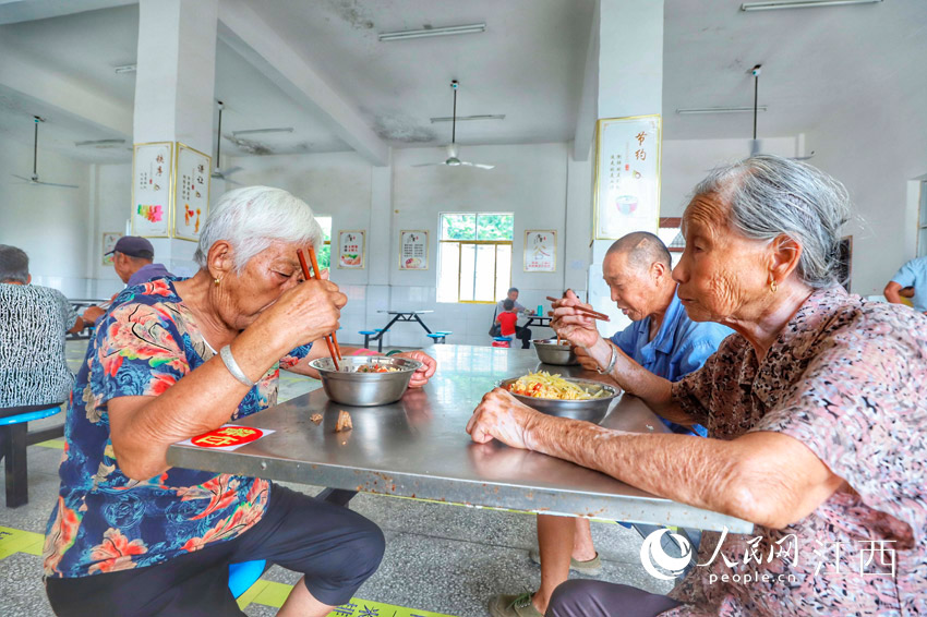 �D��Ⱥ������ɿh�R��������С�����c������Ԭ� �z��