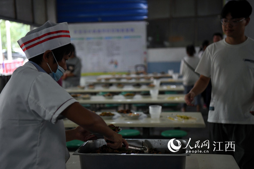 �WУʳ�ù����ˆT�ڞ�W�����ʂ������������W �r��/�z��