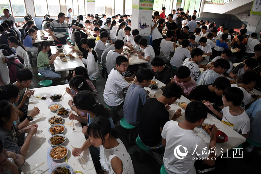 �W������ʳ�ÃȾͲ����yһ�Ͳͱ��C�ˌW�������ʳ��ȫ��������W �r��/�z��