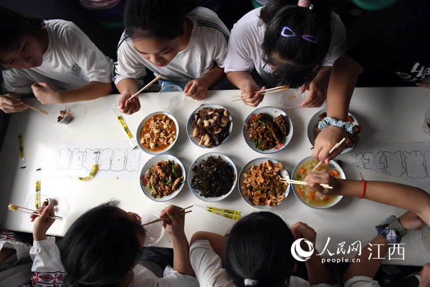 �W������ʳ�ÃȾͲ����yһ�Ͳͱ��C�ˌW�������ʳ��ȫ��������W �r��/�z��