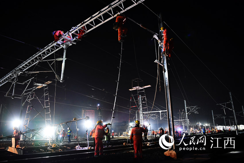 19����ҹ��20���賿����ǧ���ڏ]ɽվ�M��ʩ����������W �r�� �z��