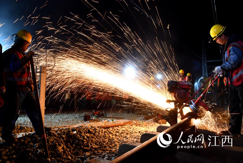 19����ҹ��20���賿����ǧ���ڏ]ɽվ�M��ʩ����������W �r�� �z��