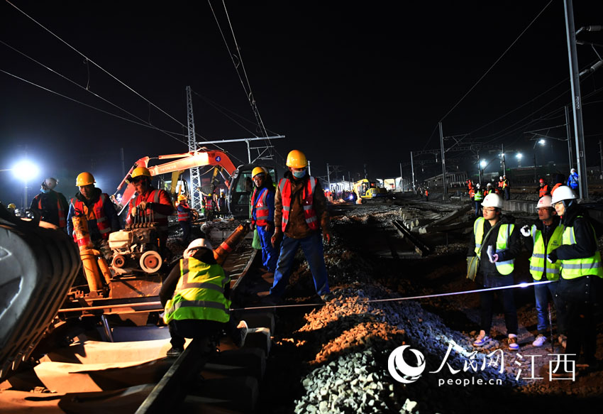 19����ҹ��20���賿����ǧ���ڏ]ɽվ�M��ʩ����������W �r�� �z��