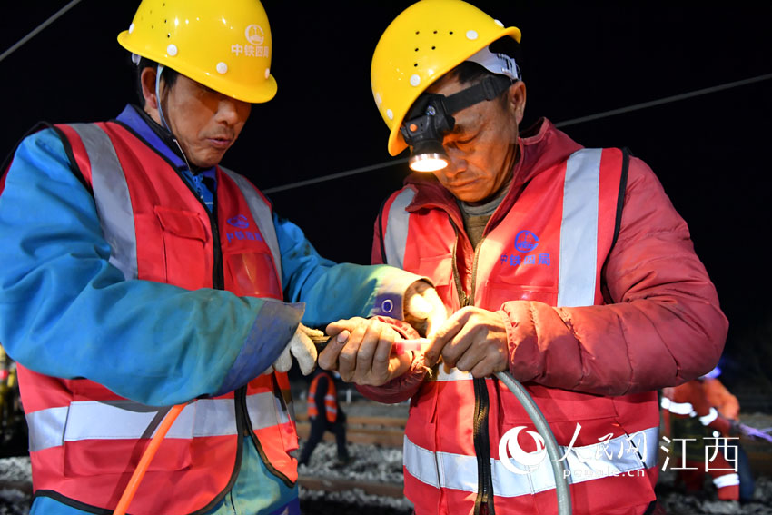 19����ҹ��20���賿����ǧ���ڏ]ɽվ�M��ʩ����������W �r�� �z��