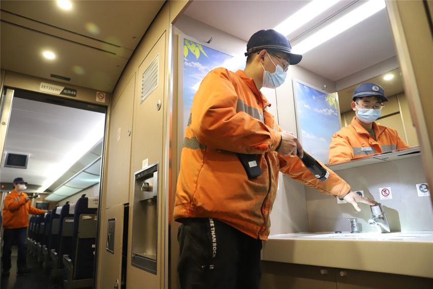 �oˮϵ�y���ÿͽ���ʹ�õ��O���Oʩ�����@һȺ��܇���t�����ęz���P�I��c֮һ����Ф�� �z��