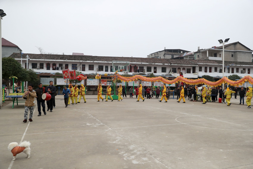 �������M������������