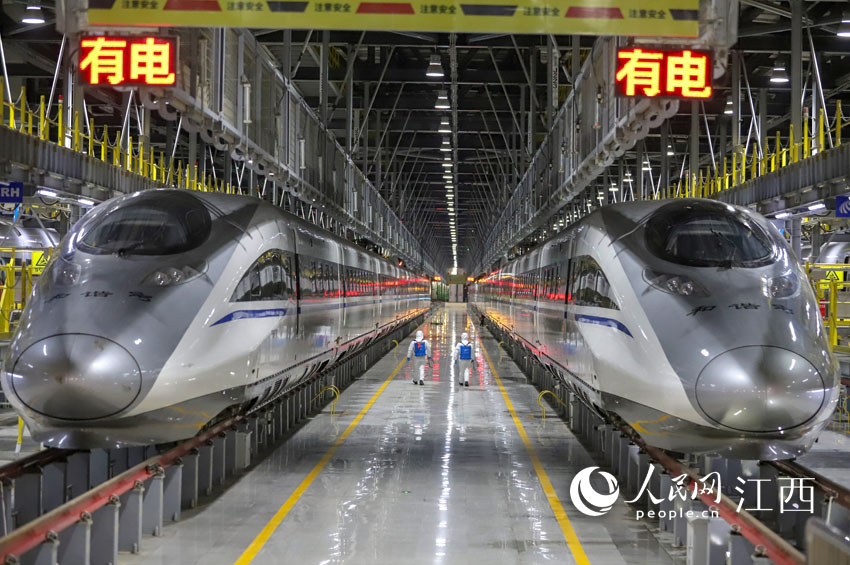 �����ˆT�ڌ�����܇�M�M�з�������������Ф��  �z