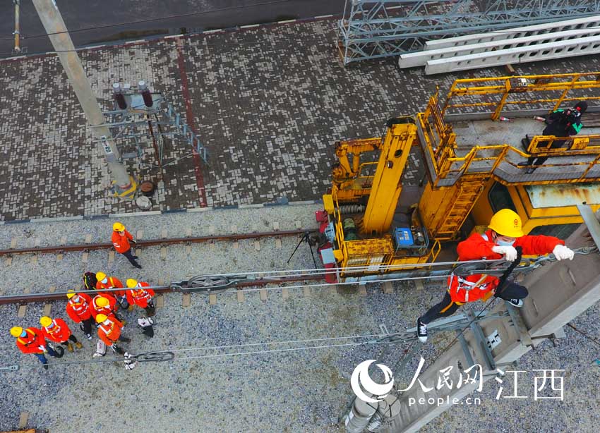 Ů���|�W�������M�и߿����I�������� �z��