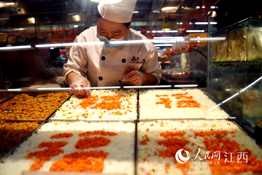 ��T�������������������������W �r��z��