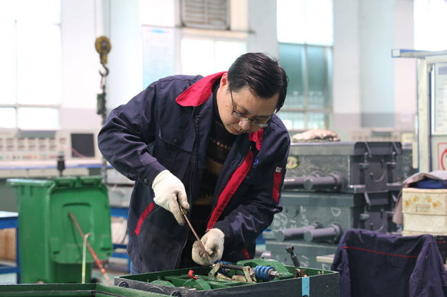 �����ڌ����c���M���{������� �z