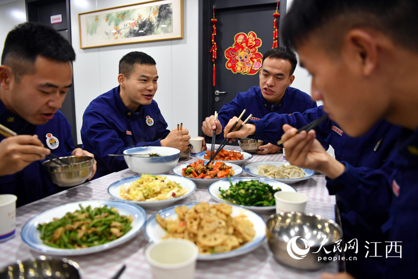 ��������꠆T��߅�Ա������gЦ�Z�ڡ����b�䡱����꠻�ʎ��������W �r�� �z��