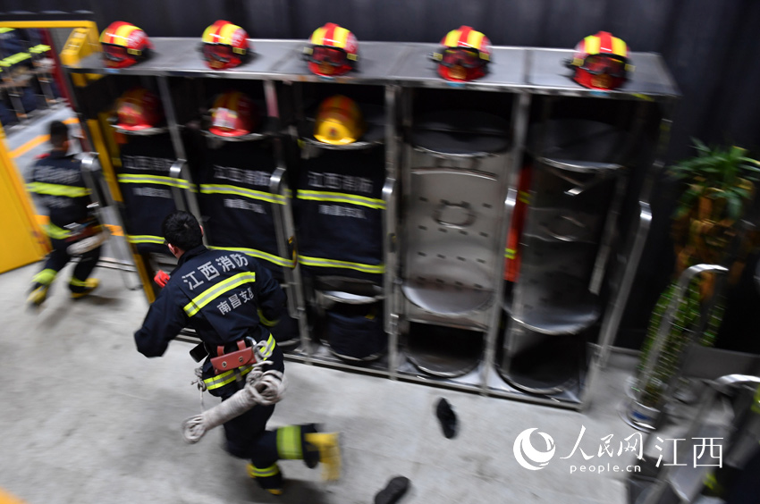 ꠆T�����������������܇���܇���l��������W �r�� �z��