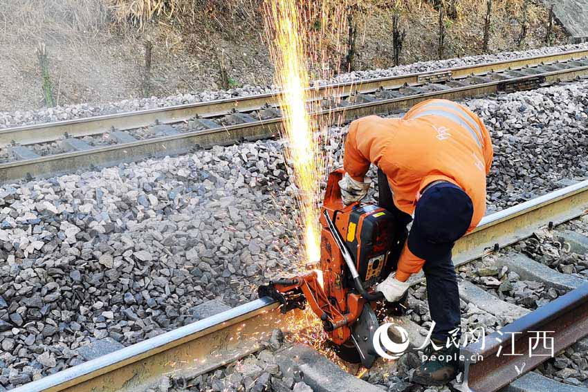 ���F���r���ն������؂��܉���^���_��������  �z