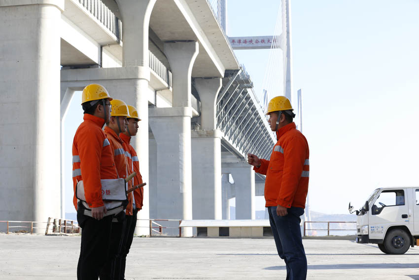 �M�����c�����ʂ䌦ƽ̶���{���F������M���ճ�Ѳ�z������ �z