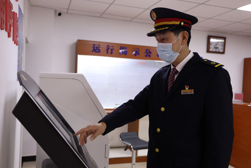 ��������ɰ��Ҵ��}�Cǰ�M�г��ڴ��}��� �z