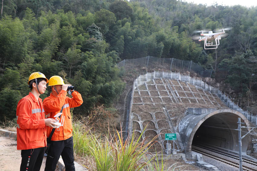 ���w�o�˙C�z��ɽ�w�������ɱ� �z