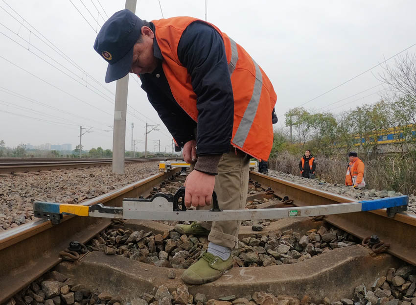 ���I�ˆTʹ�õ��ߌ���·Ҏ��ˮƽ�M�Џͺ����S犞I �z