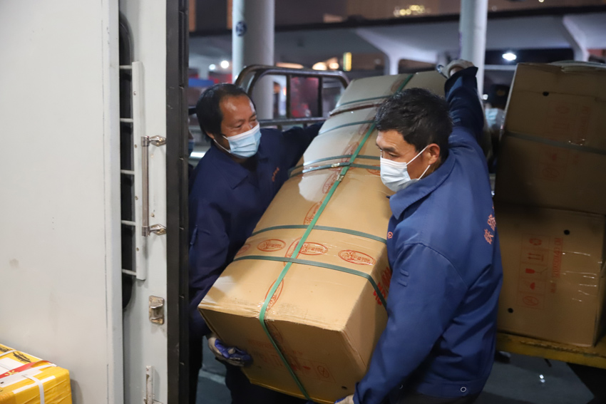 ���˷�ֹ�\ݔ�^���л������F�Ɠp���bж�ˆT���������õķ���Ҳ���v����ֻ�ܙM�������������P�Iλ�üӹ������ܝL�����_���ٺϻ�����ßo�p�Ľ���؛���������������� �z��