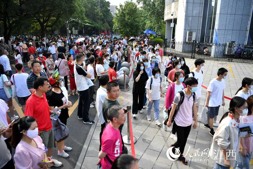 ������m�M�뿼�������L�ھ��侀��Ŀ�ͺ����M����������W �r��z��