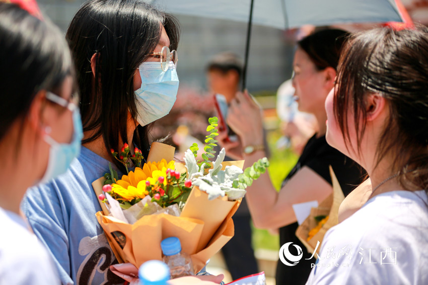 ��ԇ�Y����һλС����酢�Ӹ߿��Ľ��I���r�����Aף�߿���������ɿ��������� �z��