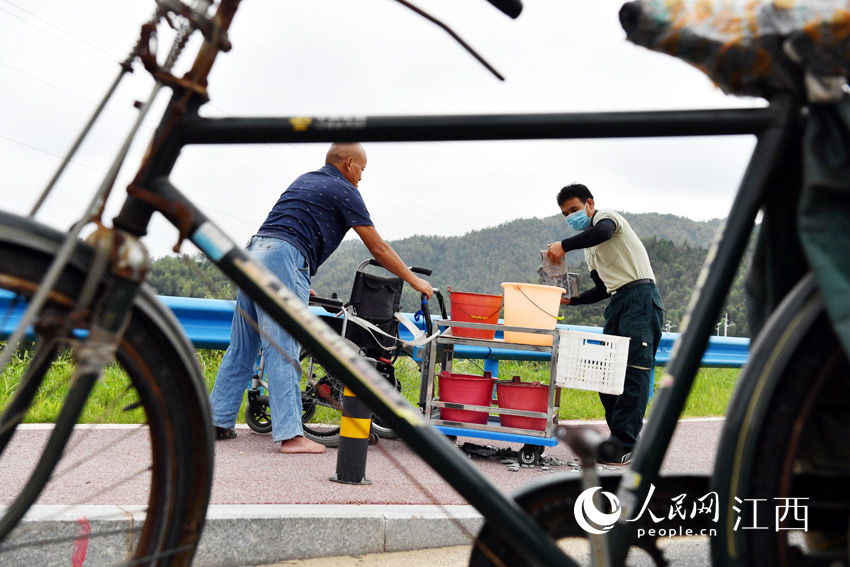 ;����ż��һλ�ЄӲ����������������ͣ������܇��ǰȥ��æ��������W �r��z��