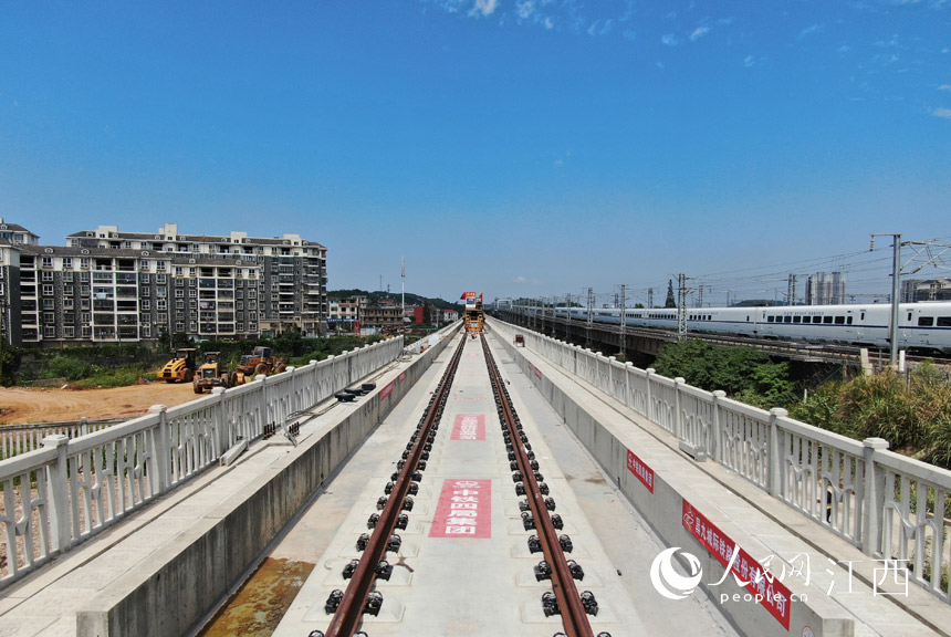 ���Ÿ��F�܉����؞ͨ�������� �z ��