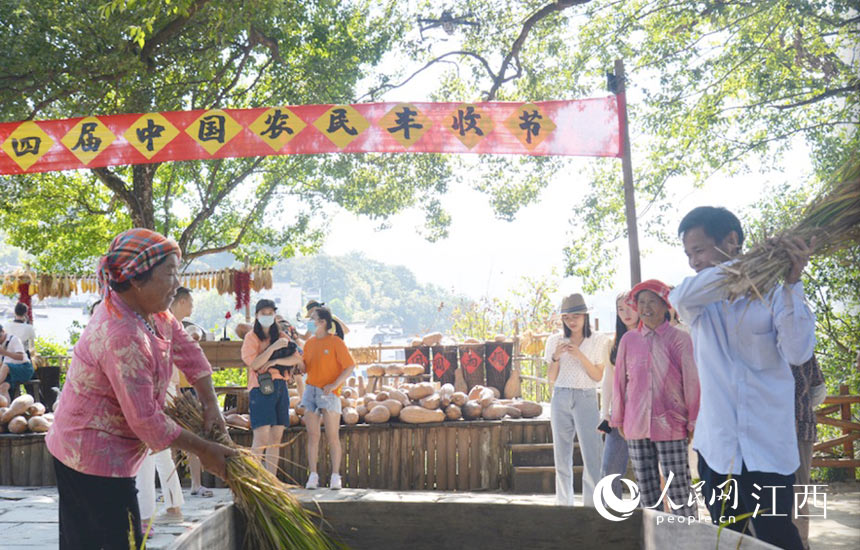 9��23������X�����c�����ο͹�ͬ�cף�S�չ��� �O��܊�z