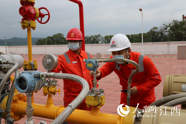 ����|ݔ�����ܵ����M��ֱ����Ȼ���� ������ �z