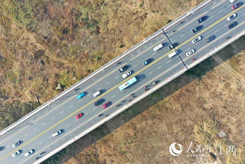 �M���ﶬ����������������Ч���������Ӻ���ˮλ���m�½����D��17�յ��M���ϲ��εĺ��Č��r�D�� ����W �r��z