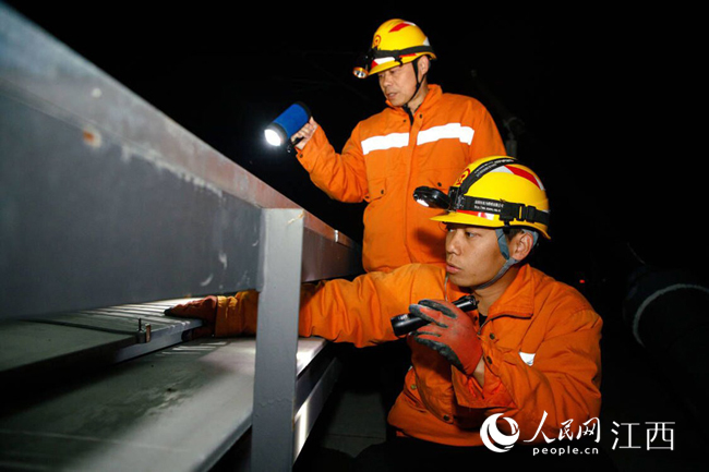 1��17���賿�������ӱ����С���c�P�����~���L������ό���|�۹̶���r�M�Йz����������z