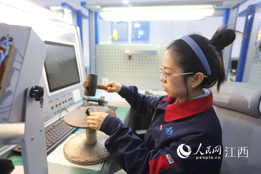 Ů�����ⶼ�����������z���N�ͳ������ֱ؂�Ĺ������������z