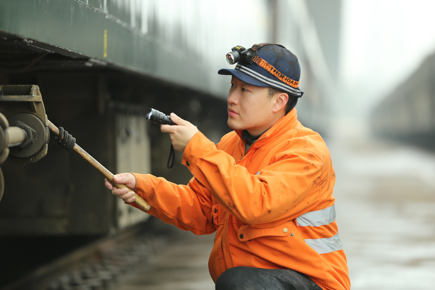 ��܇�z܇�T�ڙz��v�������U�������z