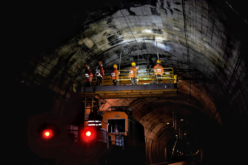 �������M���Ó��z�����_��z