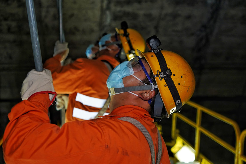 �������M���Ó��z�����_��z