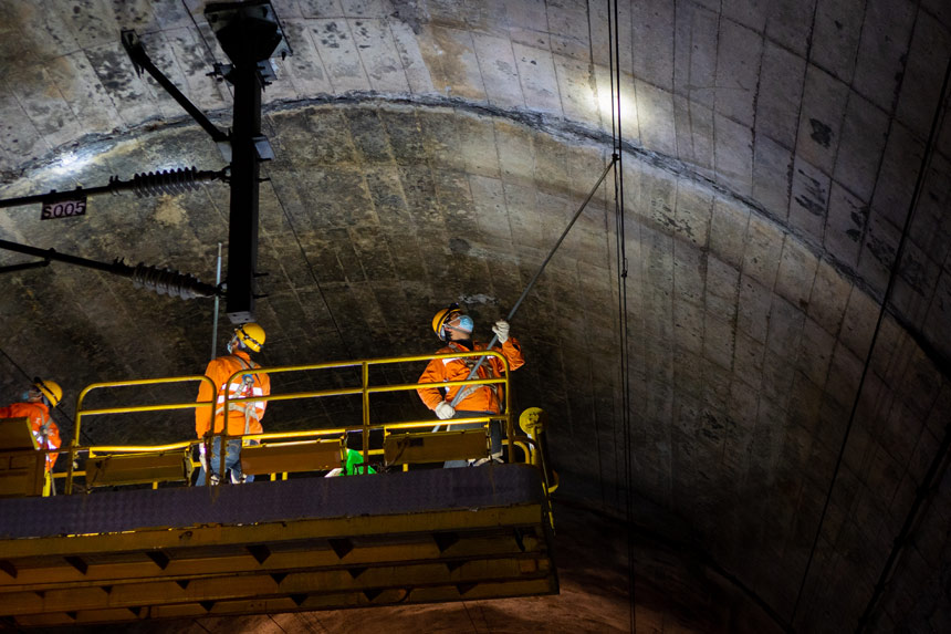 �������M���Ó��z�����_��z