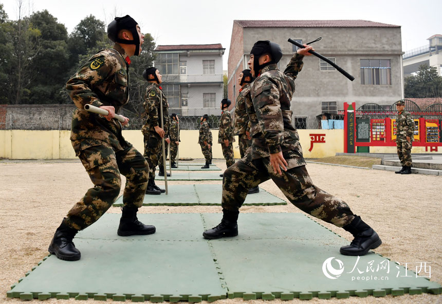 �I�^��Ӗ�����������ڵđ�ʿ������Ӗ���� ����W �r��z