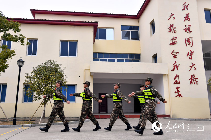 �ʂ�Q���ύ��đ�ʿ����߳��I�^�����������Ҟ�����ش�������ȫ���Ժ����Ĵ����������x�� ����W �r��z