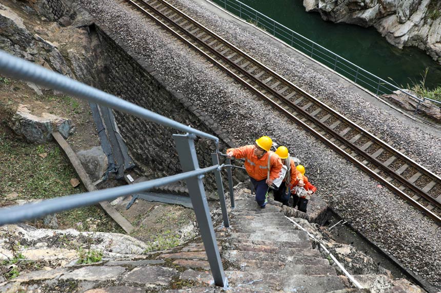 ���L갷厧�I���������е��ʂ䌦ɽ�w�M�Йz��������G�z