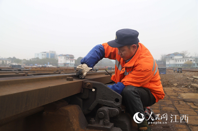 �����ڌ����������b�ݽz�M�оo�����������z