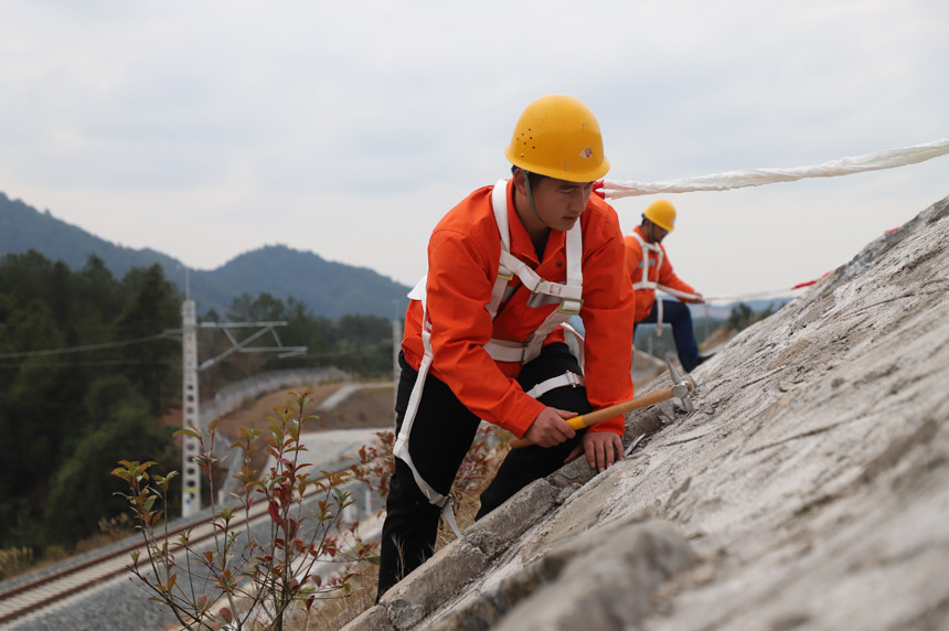 ���ڙz�龀·�q���O����r����z