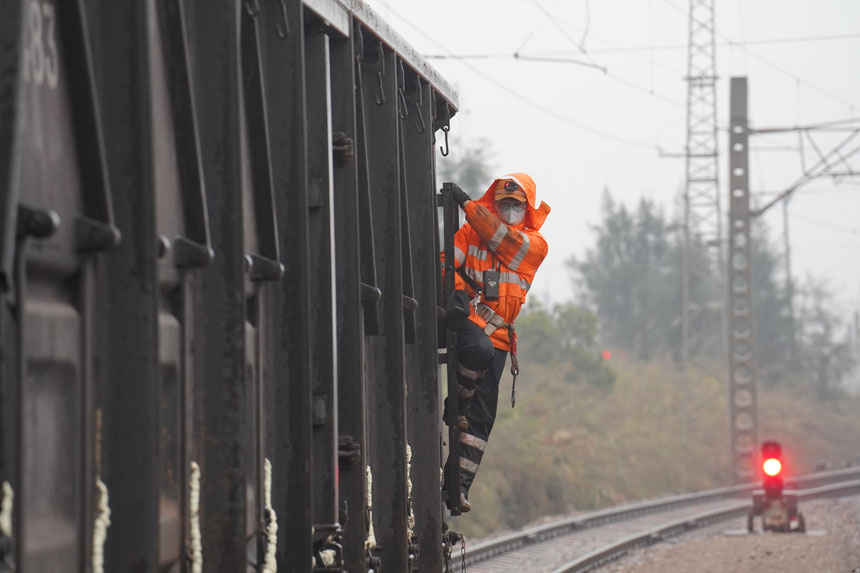 �{܇�T���������c���L���R�����\��܇�v���һ����܇�������鿴ǰ��܇�v��B����־���z