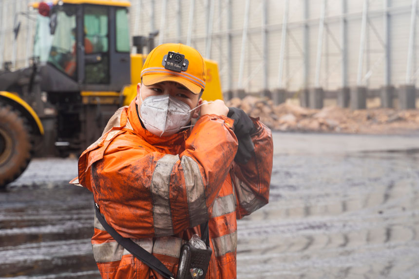 �{܇�T���������������Ѳ��M�۝n����־���z