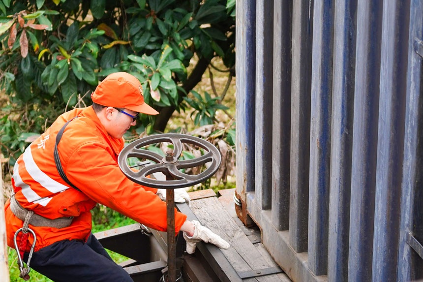 �B�Y�T���ڷ�Խ؛܇܇�^��ǰ����һ��؛܇�B���c���������z