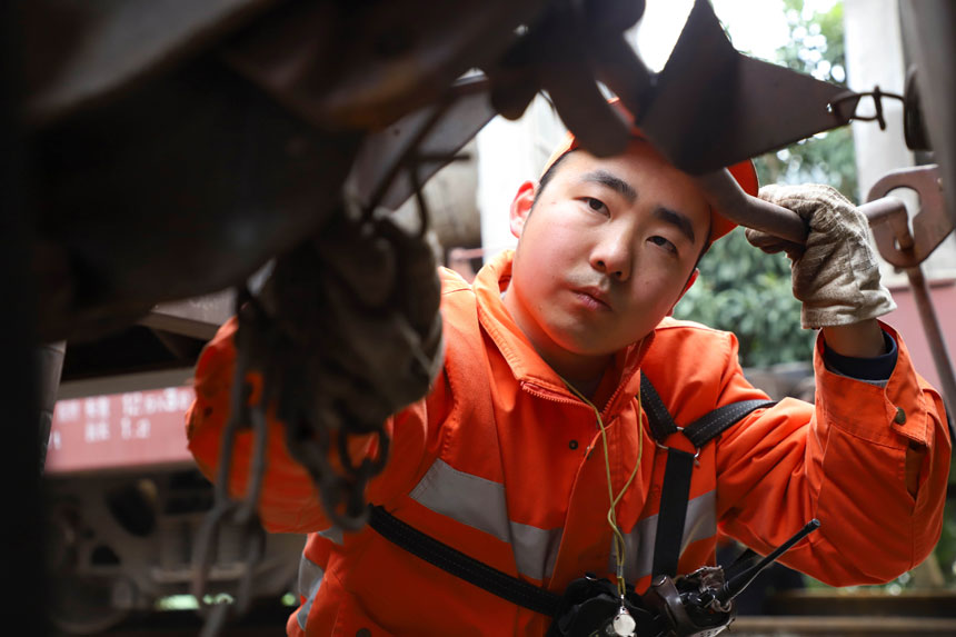 �B�Y�T�����M��܇�v�B�����������z