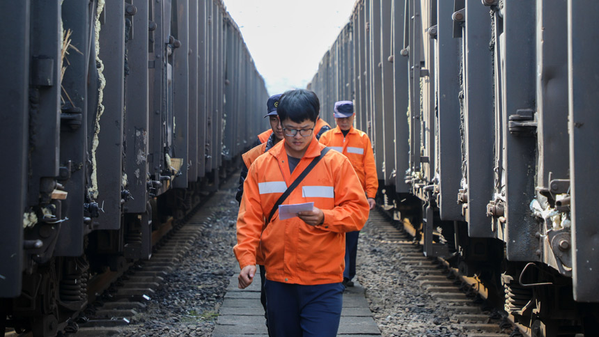 ���L�ׄP���ڸ������Δ���ӛ��܉�Ă��p��r������G�z