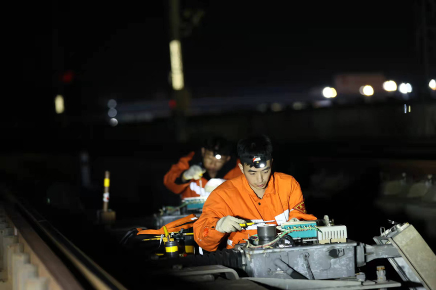 ϲFAOʩνT늹^̖DHCOMбB;So־z