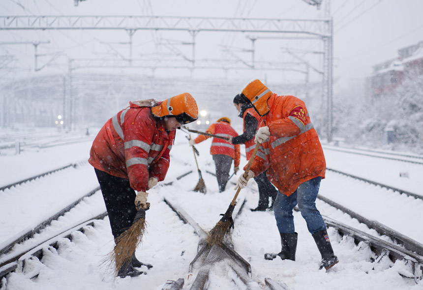 �Ž��򹤶�����ߵ������Ĳ�λ�eѩ���S犞I�z