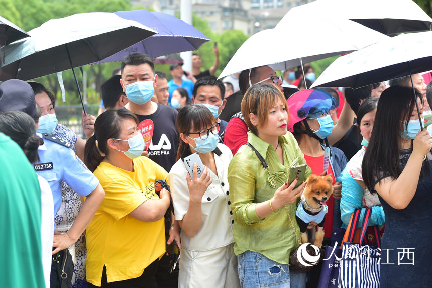 ���L����У�T��ӭ���߳������ČW���� ����W �r��z