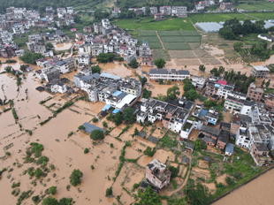 【視頻】贛州多地發生內澇 武警官兵緊急救援
